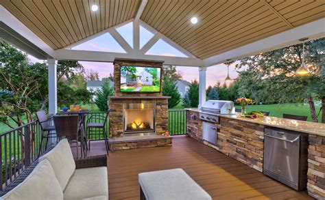 Create an Outdoor Kitchen for Easy Entertaining This Year!