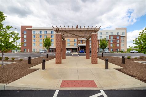 Courtyard by Marriott-Richmond Heights | TR,i Architects St. Louis