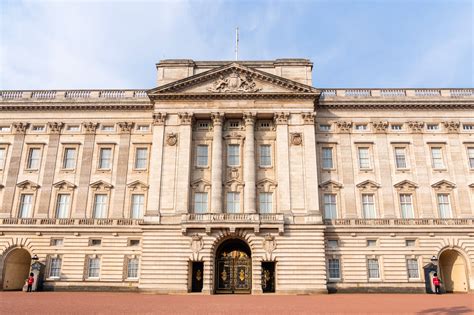 Buckingham Palace in London - The Queen’s Main London Residence - Go Guides