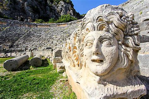 Ancient Sites & Historical Ruins in Turkey : Churches, Cities & More