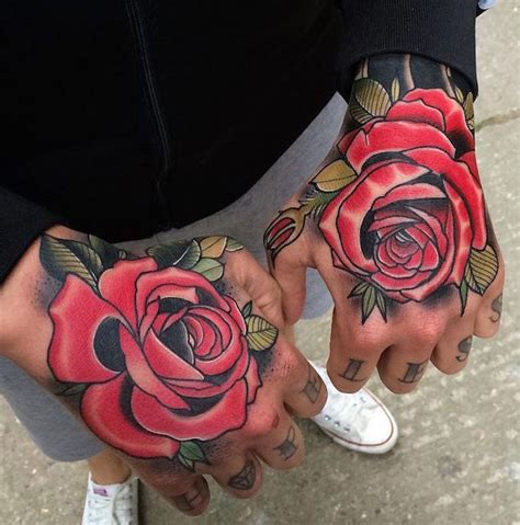 Tatouage Rose Sur La Main Homme - Communauté MCMS