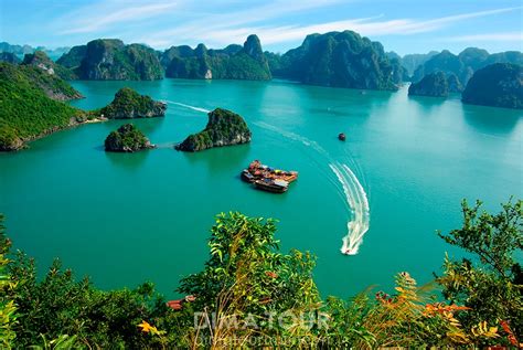 Ha Long bay in northern Vietnam | Dima-Tour