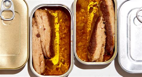 Anchovies vs. Sardines - What's the Difference? | Thrive Market