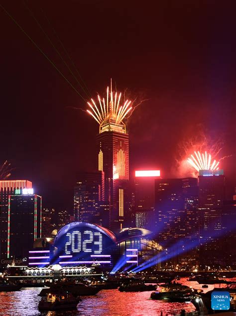 Fireworks explode to celebrate New Year in Hong Kong-Xinhua