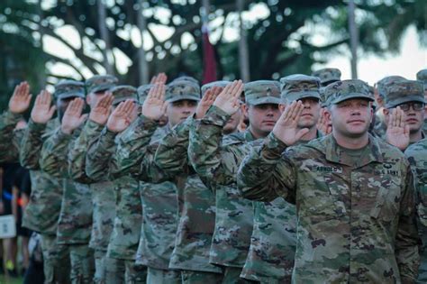 Army doubles down on retention for fiscal 2023 amid recruiting woes