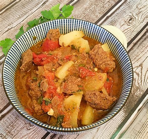 Carne Guisada con Papas (Mexican Beef Stew with Potatoes) - The Busy ...