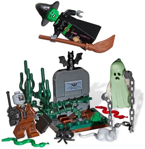 850487 Halloween Accessory Set LEGO Set, Deals & Reviews