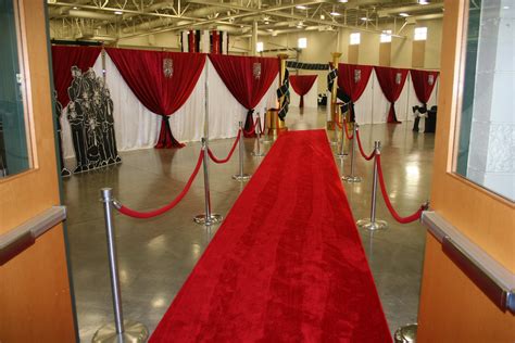 10 Famous Red Carpet Theme Party Ideas 2024