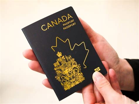 Why Canada's new passport won't feature the new snowflake crown | The ...