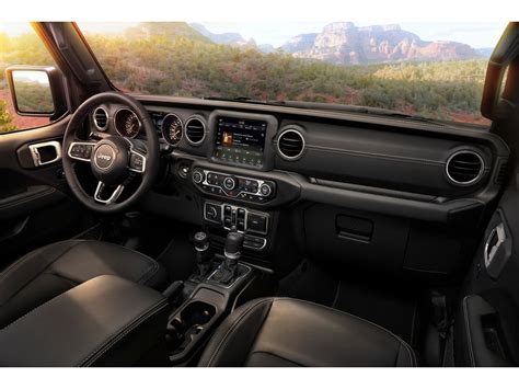 2020 Jeep Wrangler Pictures: | U.S. News