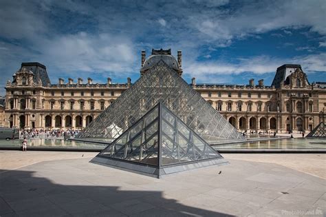 Image of Pyramide du Louvre (Louvre Exterior) | 1025658