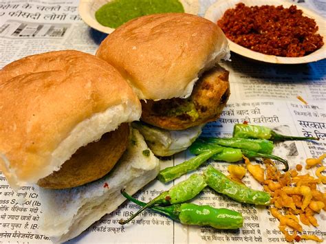 Mumbai Vada Pav - Foodie Trail