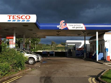 Tesco petrol station, Kingsteignton © Derek Harper :: Geograph Britain ...