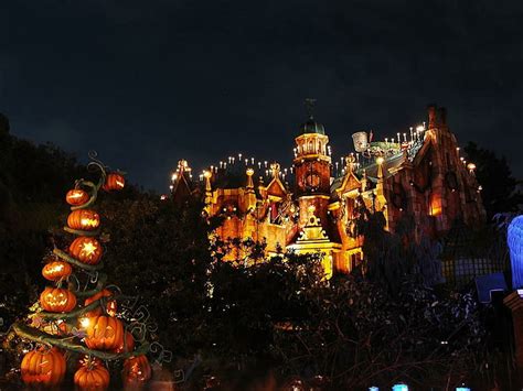 HD wallpaper: Halloween Haunted Mansion, walt-disney-world, spooky ...