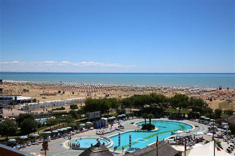 Summer holidays on the beach of Bibione, in Italy - Europa Tourist Group