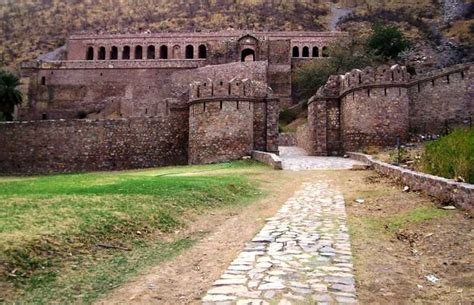 Bhangarh Fort Haunted Stories and Incidents - Holidify