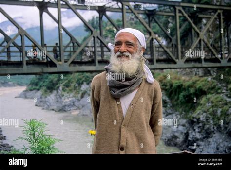 Chipko movement leader hi-res stock photography and images - Alamy