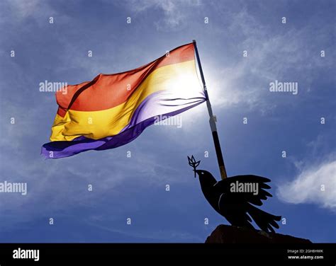 Second Spanish Republic flag sun backlight, in the period between 1931 ...