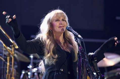 Stevie Nicks Wrote 'Landslide' After Her Dad Gave Her an Ultimatum ...