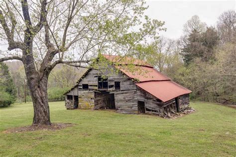 1894 in Linden, TN - Old House Dreams