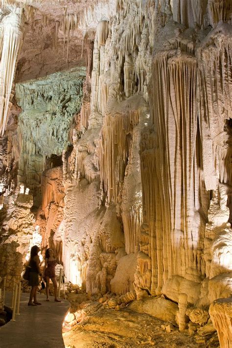 Tourists Atractions Natural Wonders: Jeita Grotto – Lebanon