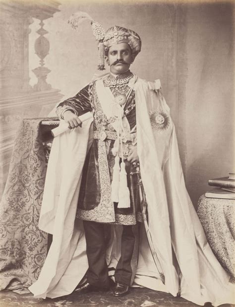 Indian Kings & Their Fabulous Jewels - Sarmaya