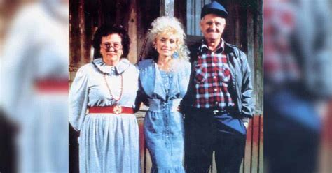 A Look Into A Country Legend’s Humble Beginnings Through Dolly Parton’s ...