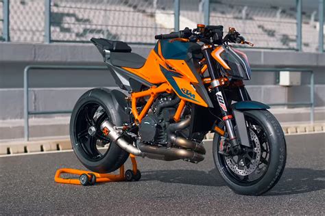 Watch: 2020 KTM 1290 Super Duke R launched - Motorcycle News