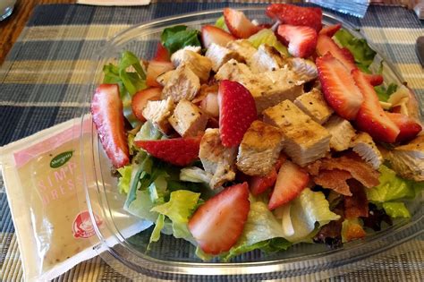 19 Wendy's Berry Burst Salad Nutrition Facts - Facts.net