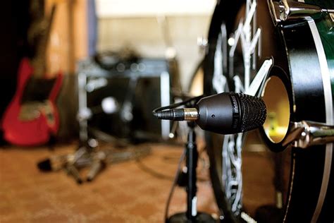 Best Kick Drum Mic for Live Sound – Singing Edge