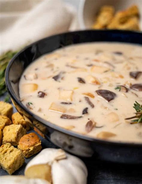 Creamy Oyster Mushroom Soup - Vegan Cocotte