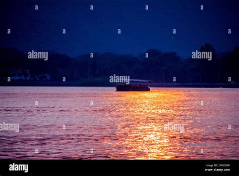 Fateh Sagar lake during sunset Stock Photo - Alamy