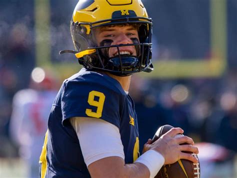 Michigan Quarterback JJ McCarthy is Committed to Meditating Before Each ...