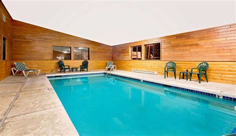 Super 8 Hotel Ashland, WI - See Discounts