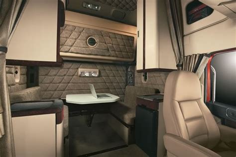 Freightliner Cascadia Interior