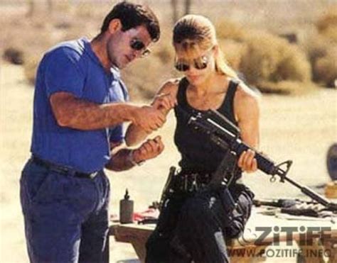 Behind-The-Scenes Shots From “Terminator 2” (39 pics)