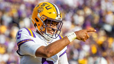 LSU QB Jayden Daniels returning for 2023 season | TigerBait.com