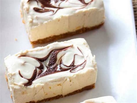 Cheesecake recipe with digestive type cookies - FoodsDiary