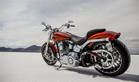 2014 Harley Davidson CVO Breakout Review - Top Speed