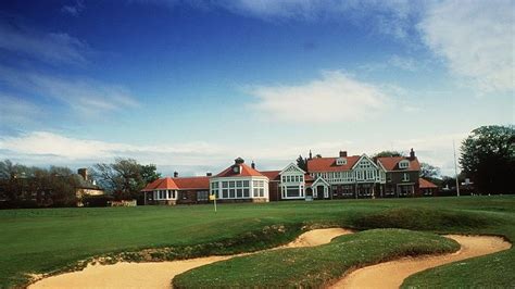 Muirfield golf club votes to allow female members | UK News | Sky News