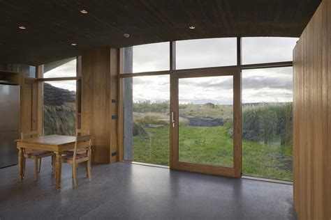 Garður Landhouse | Icelandic Turf House by Studio Granda