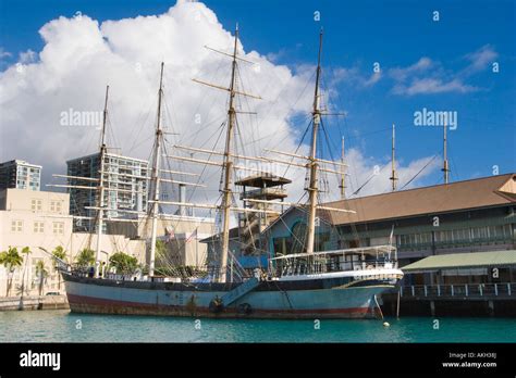 The falls of clyde honolulu harbour hi-res stock photography and images ...