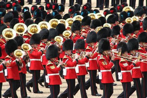 Changing of the Guard at Buckingham Palace Guided Tour | GetYourGuide