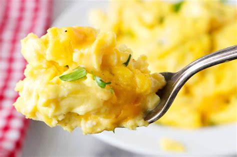 Cheesy Scrambled Eggs (The Fluffiest, Creamiest Eggs Ever!)