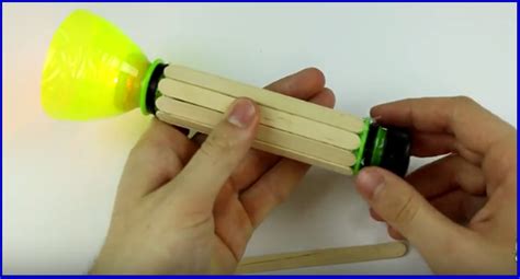 [Video] How To Make Your Own Flashlight Using An Empty Soda Bottle ...