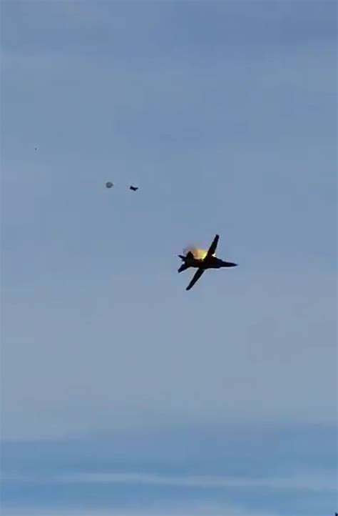 Plane crashes at 2023 Thunder Over Michigan air show after 'malfunction ...