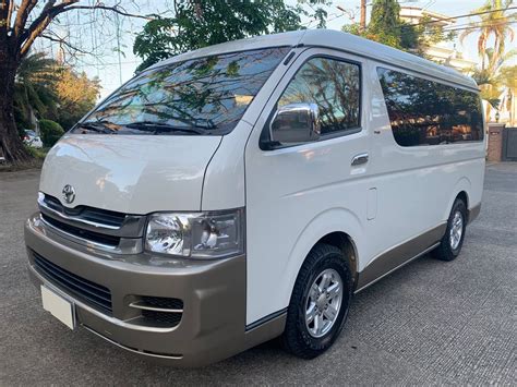 Toyota Hiace Grandia GL Vs Urvan Starex NV350 Commuter Manual, Cars for ...