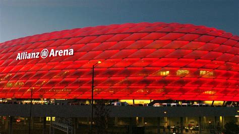 Kerry Kelly: Bayern Munich Stadium Size