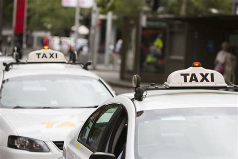 Taxi driver robbed at knifepoint - Australian Seniors News