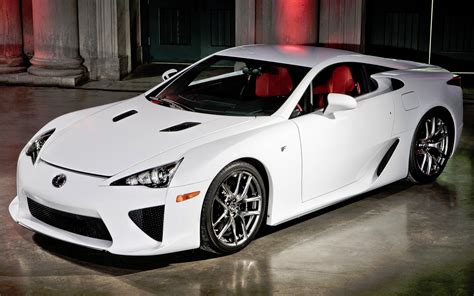 Lexus LFA - цены и характеристики, фотографии и обзор